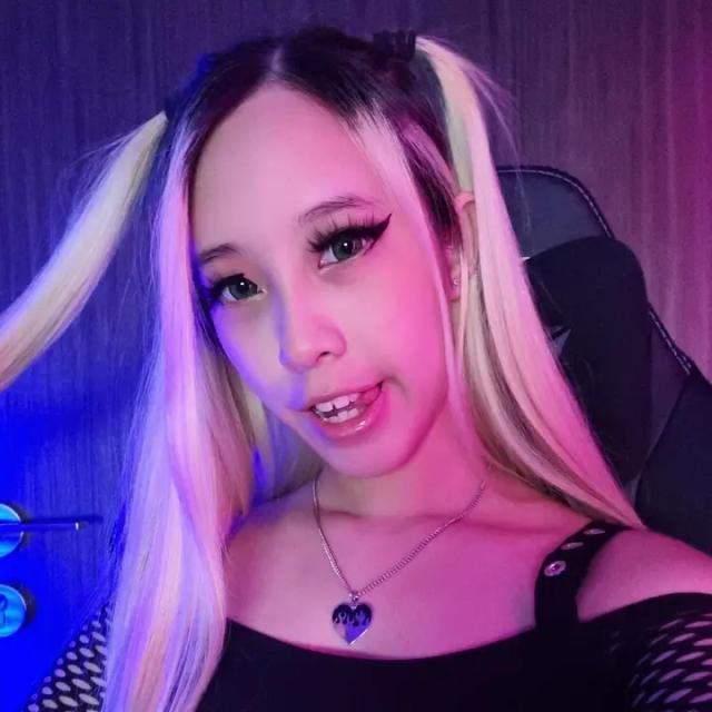 Chrissy's VIP 🎮 Full vids on feed 👀