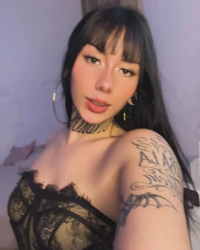 EmilyNoirVIP
