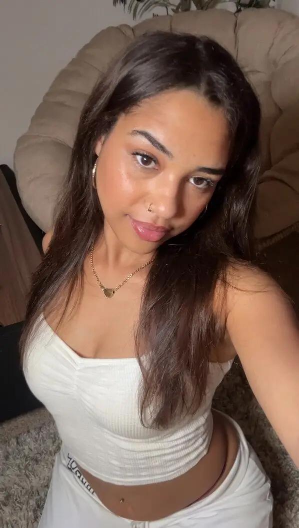 Dreya Teases 😈