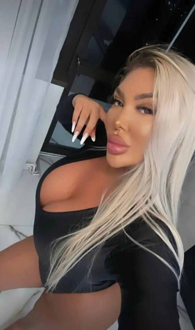 Curvy Goddess