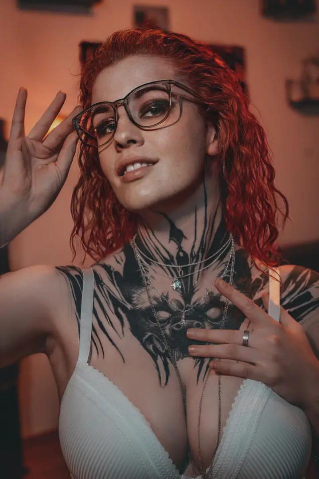 Juli_foxy_redhead