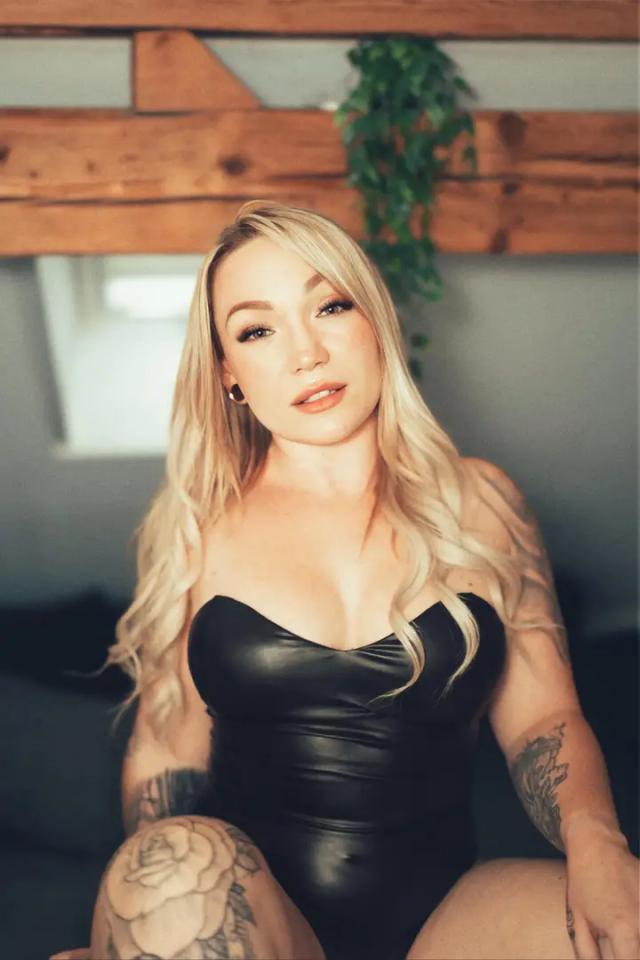 JuicyLou FREE PAGE