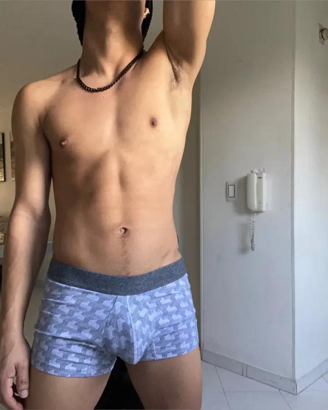 adrianX🥵