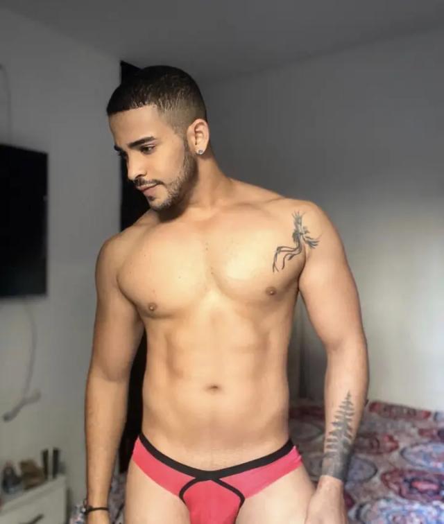 Colombian Guy🥵🥵🥵