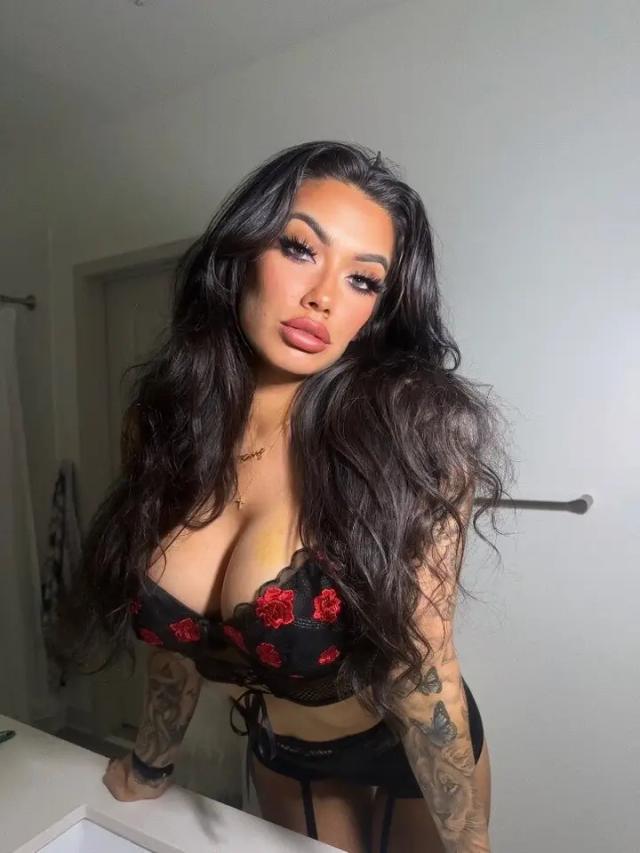 Katie D | Amazonian Goddess ✨