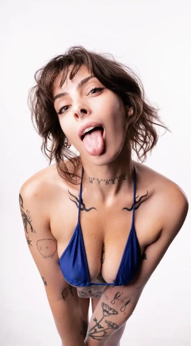 Genna James
