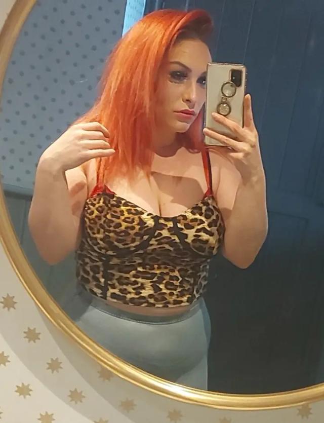Miss Sandy Chokes