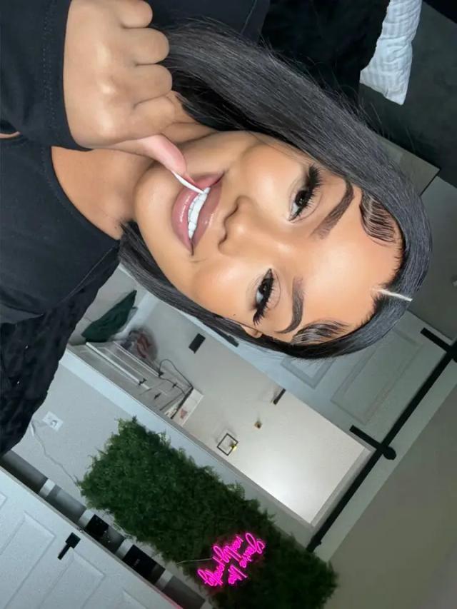 VELVET👩🏽‍❤️‍💋‍👩🏽