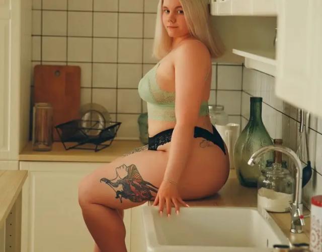 YourCurvyDoll🍑💦😛