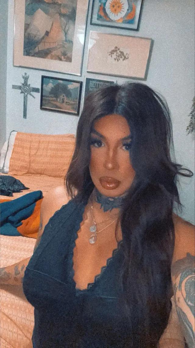 Kinky leather femme no face no limits