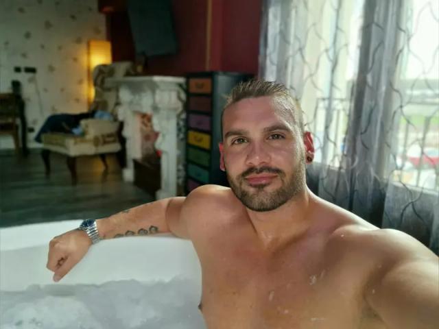 Anthony Jonezs
