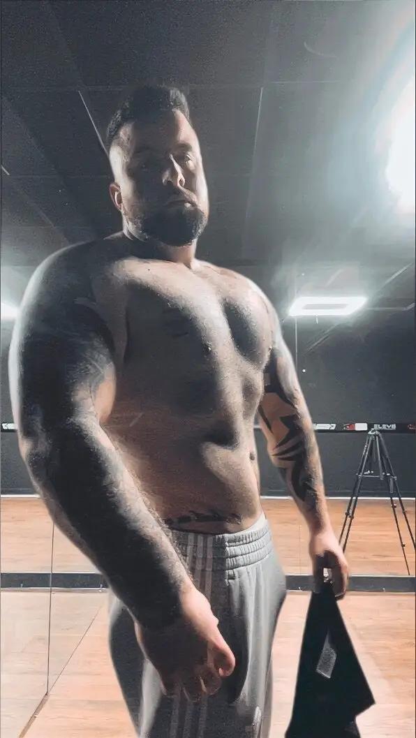 🇬🇧 ℍ𝔸ℕ𝔻ℂ𝕌𝔽𝔽𝔻𝔸𝔻𝔻𝕐 🍆  🔥