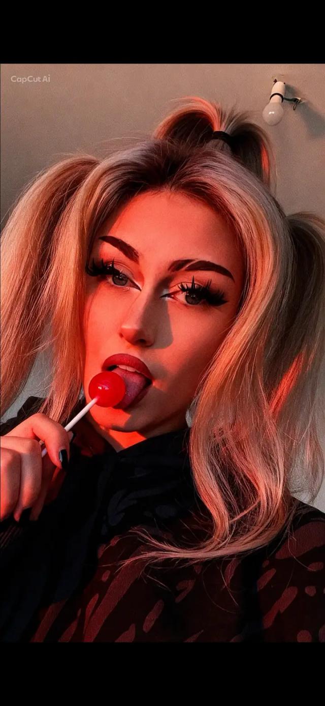 AshleyShira