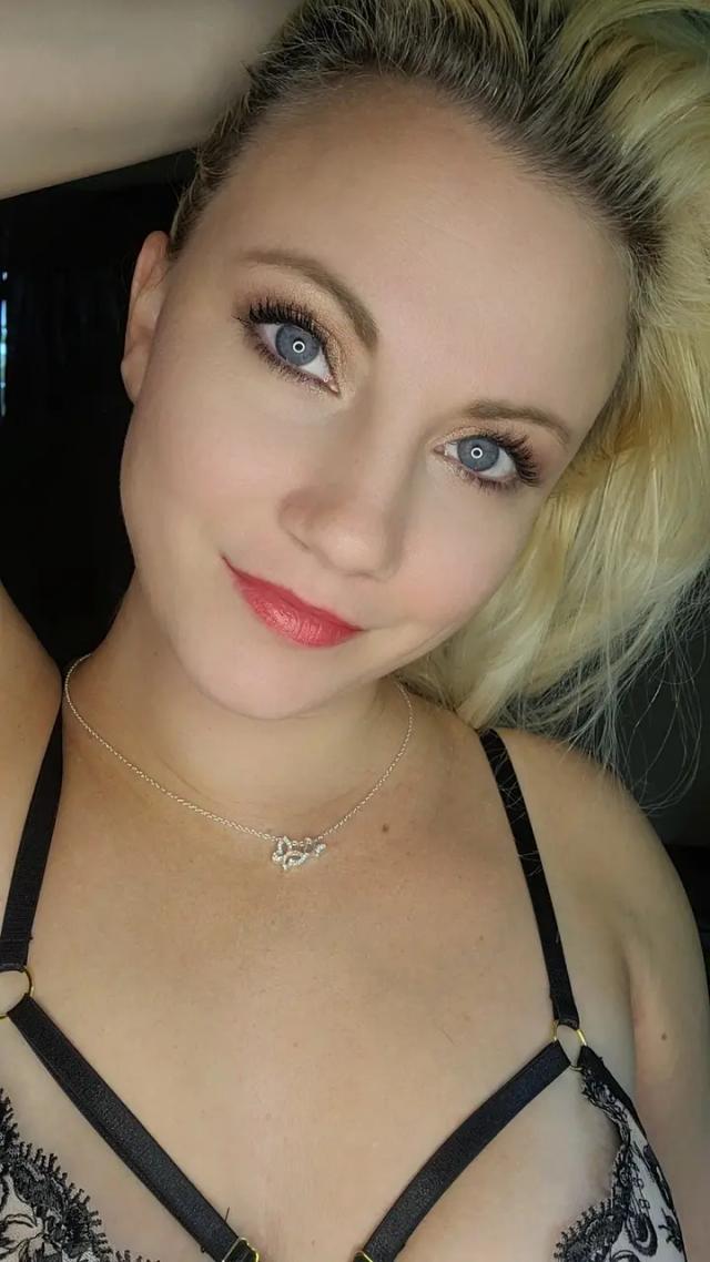 Fe