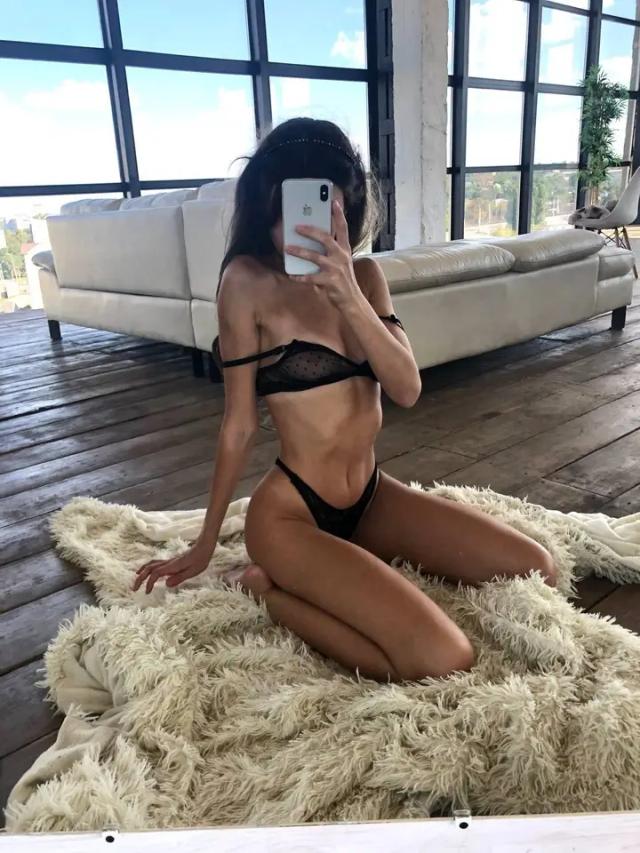 Anna  - YOUR INTERNET GIRLFRIEND😳👅
