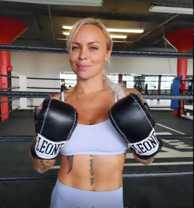 Jade Masson Wong 👊🏼🙊