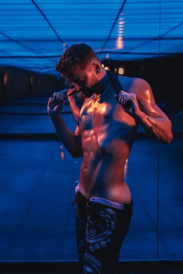 CM