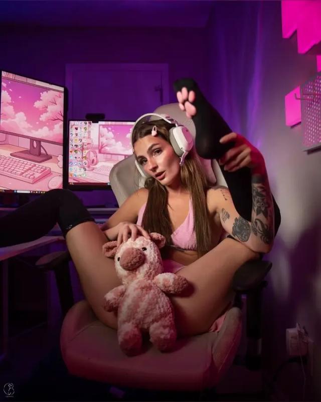 Hali 🤍 vip now nude