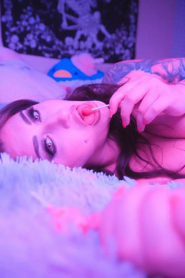 Avalon 🍑🍒🌸