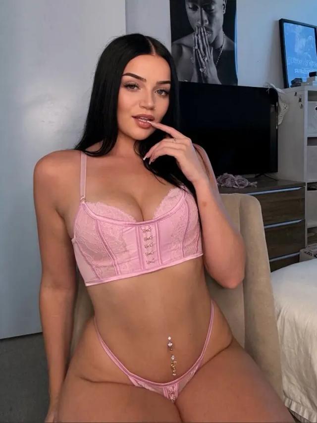 Brunette Barbie 🎀