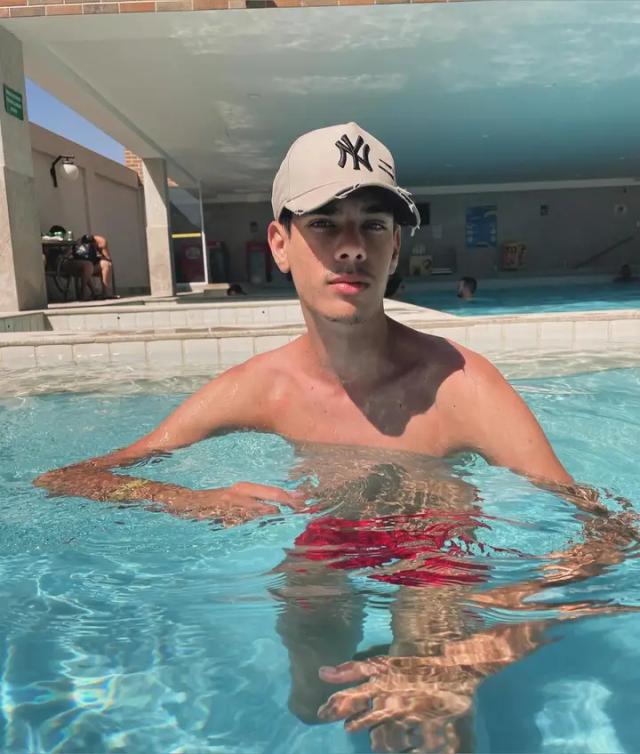 ꙳ 𝐋𝐈𝐎𝐍 𝑆𝑚𝑖𝑙𝑦 ꙳