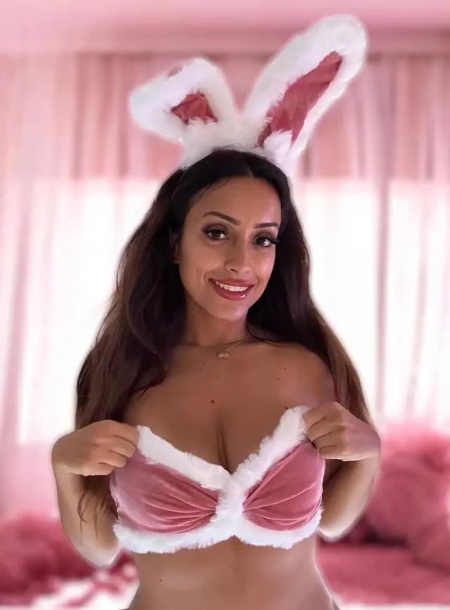 🖤🐰Dark Bunny Babe🐰🖤
