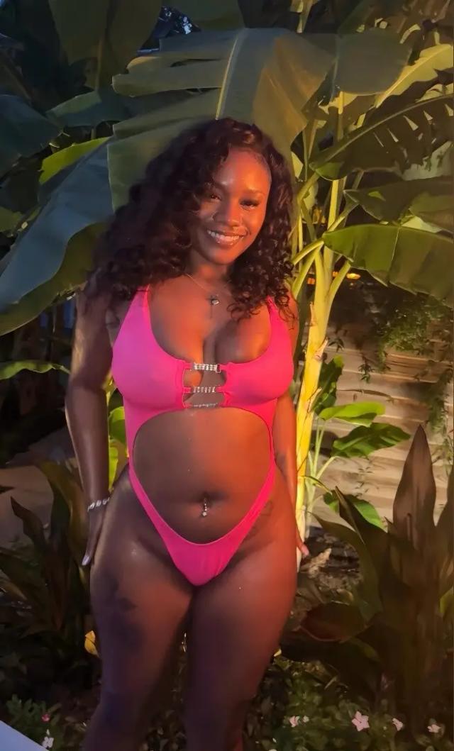 Little Laya🧁 - The Webs Kinkiest Ebony