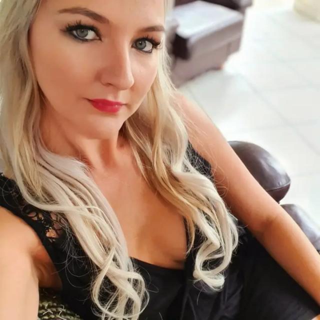 🟢TheHotwifeZA💎 XXX videos!