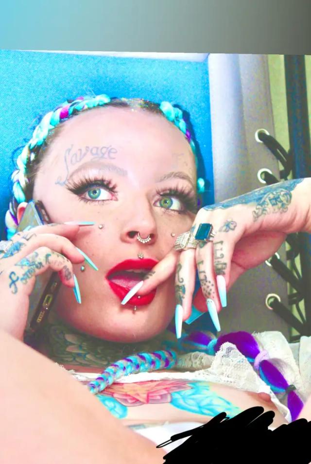 Russiandoll’s FREE NUDE