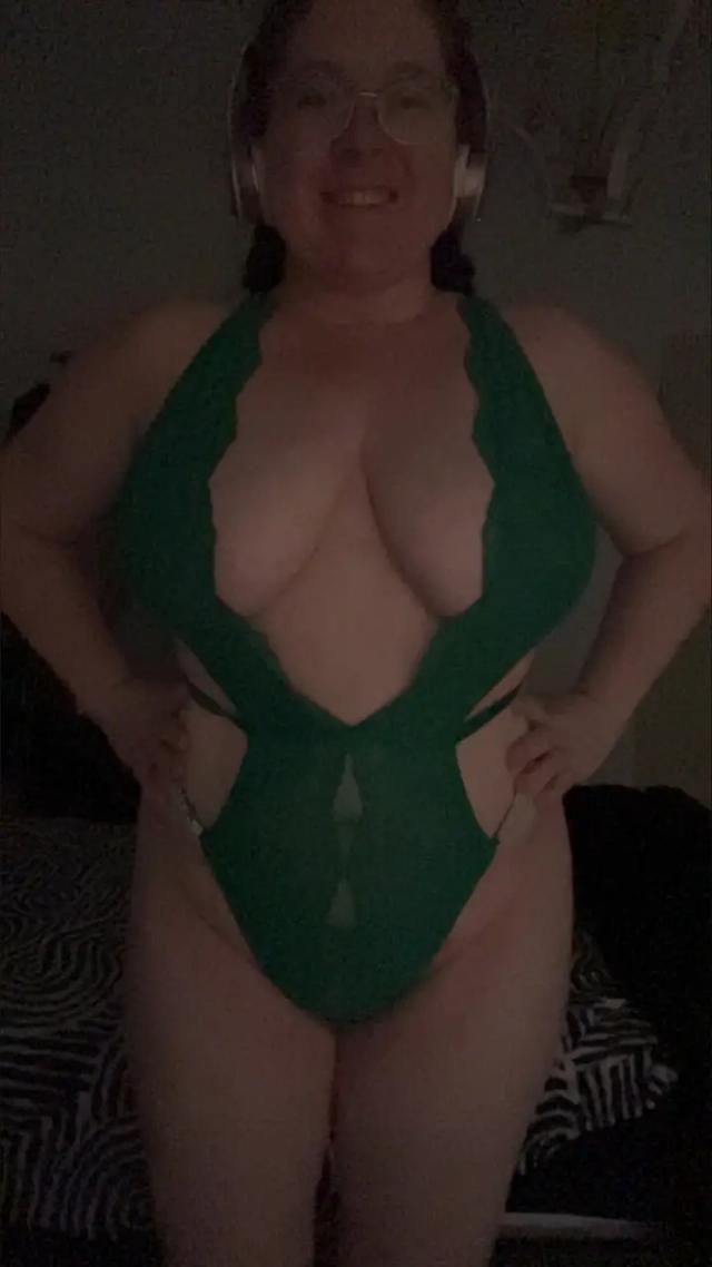 Jade Ivy Gold