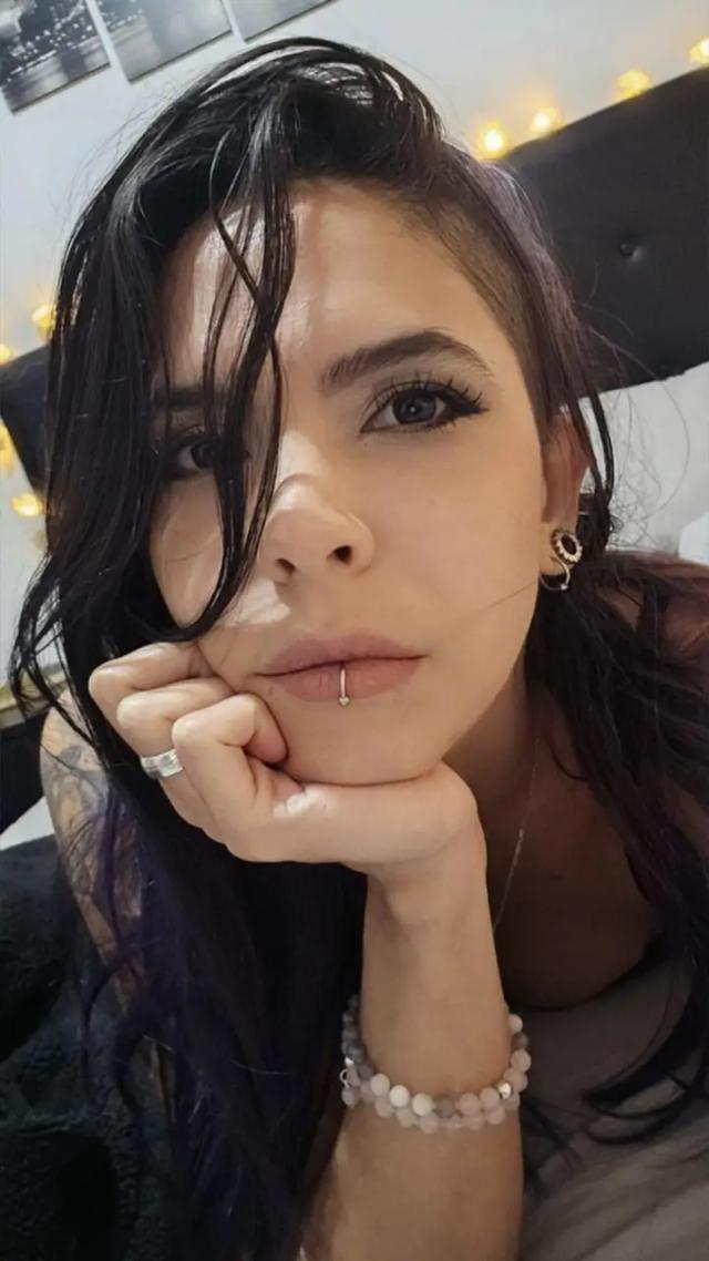 LEXXI LOGAN💫  𝕌ℕℂ𝔼ℕ𝕊𝕆ℝ𝔼𝔻