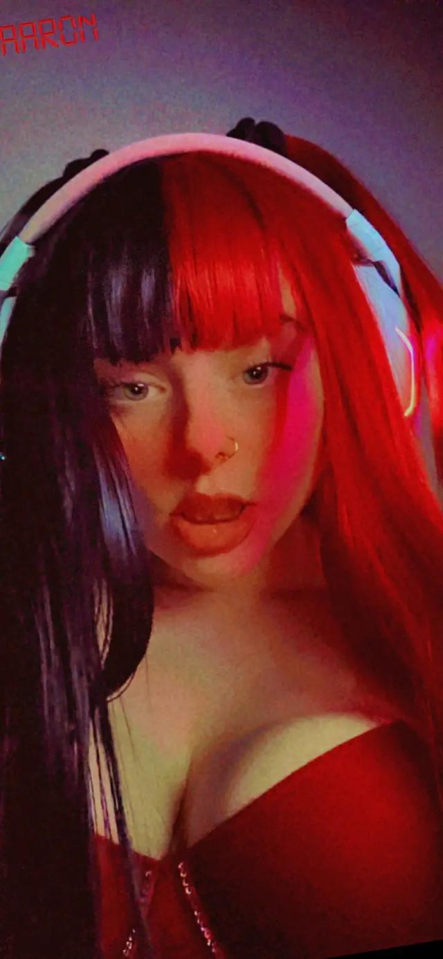 Nina Aaron