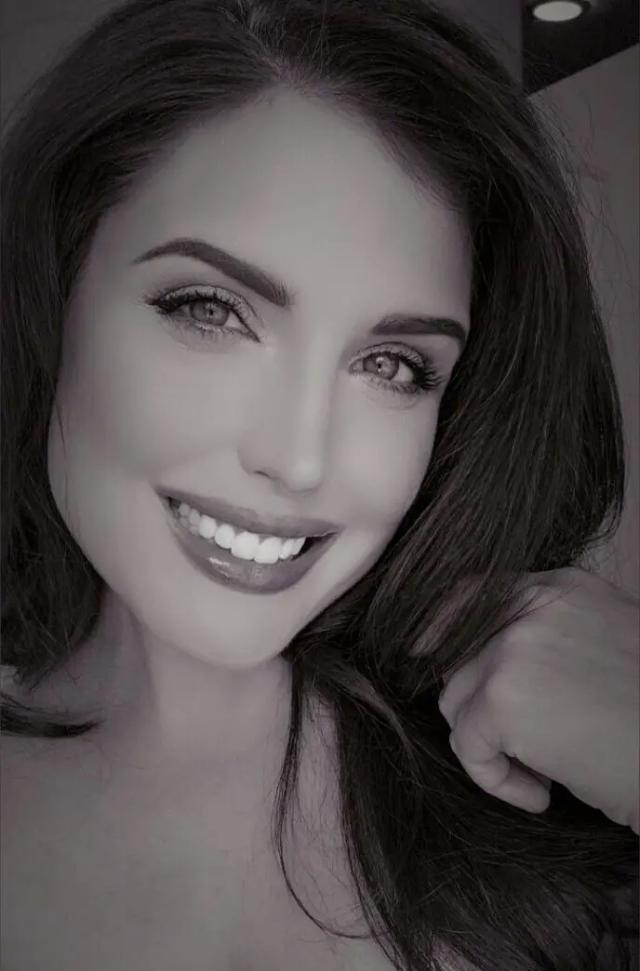 🦋 Elizabeth Monarch