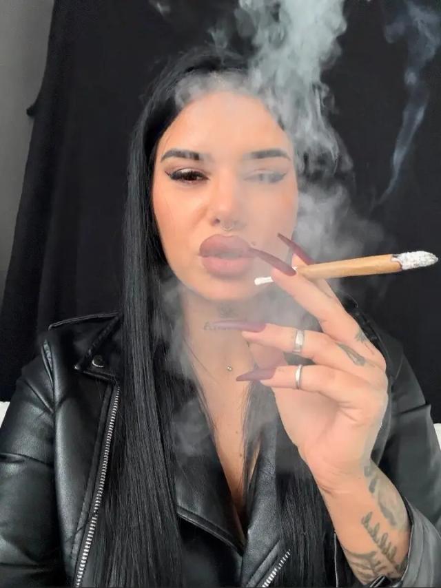 SmokingfetishKate