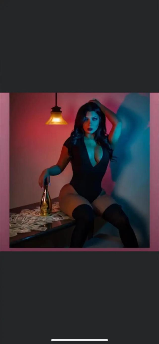 Carlie Maltese👅