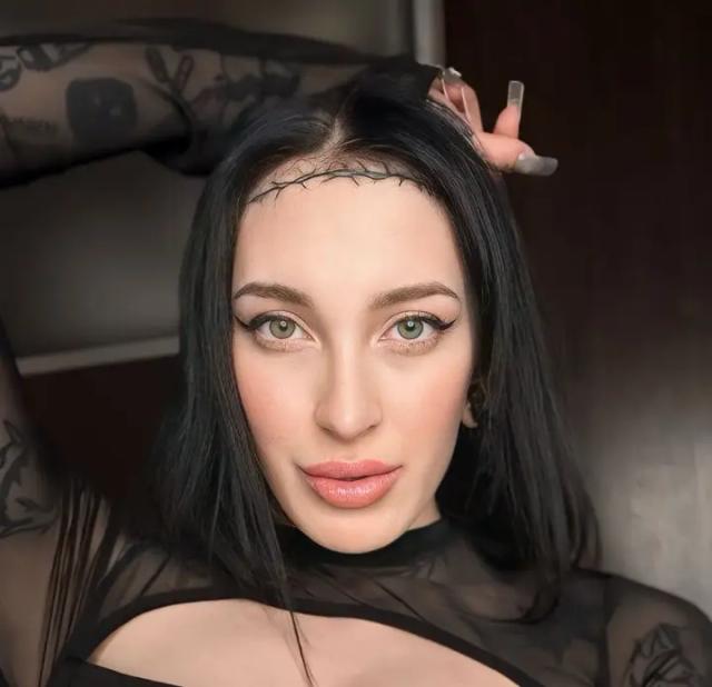 Sarah Black 🖤