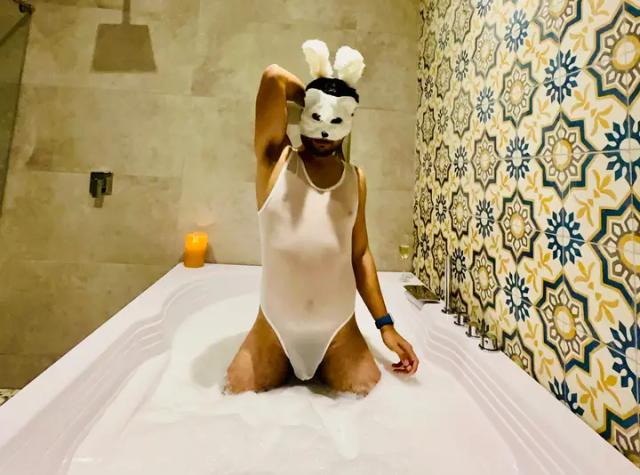 Charlie mini Nude