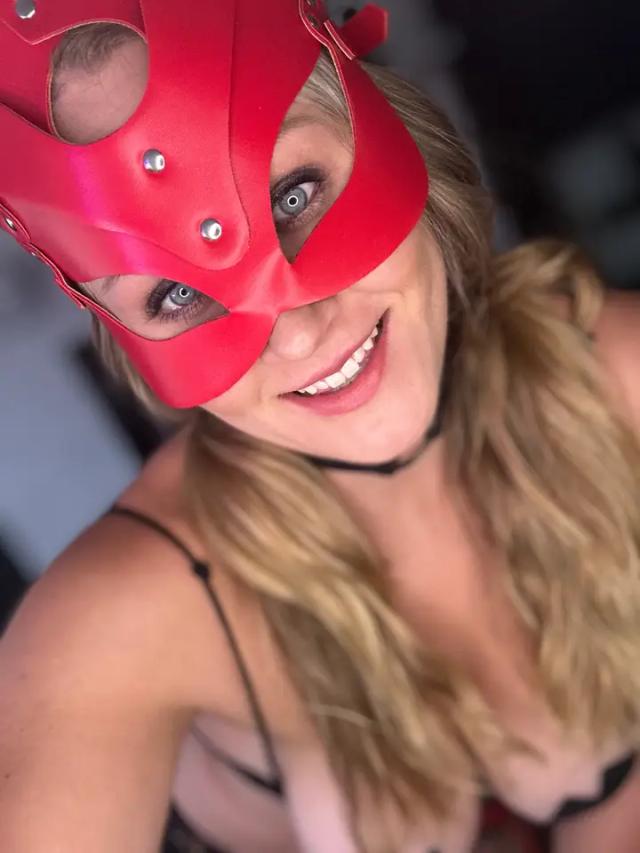 Hotwife Skye