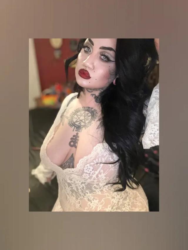 𝔅𝔩𝔞𝔦𝔯 𝔅𝔞𝔱𝔥𝔬𝔯𝔶 🥀