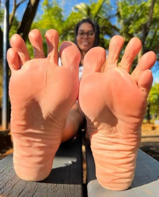 Laura Azevedo