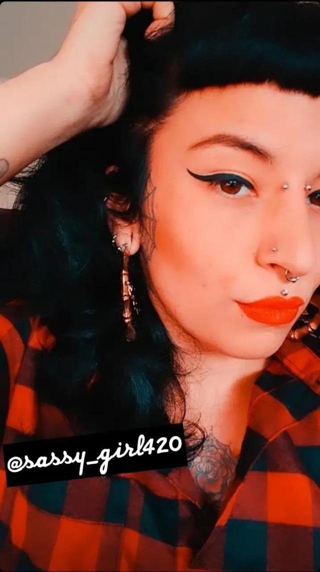 🍒 MISS JONES 🍒