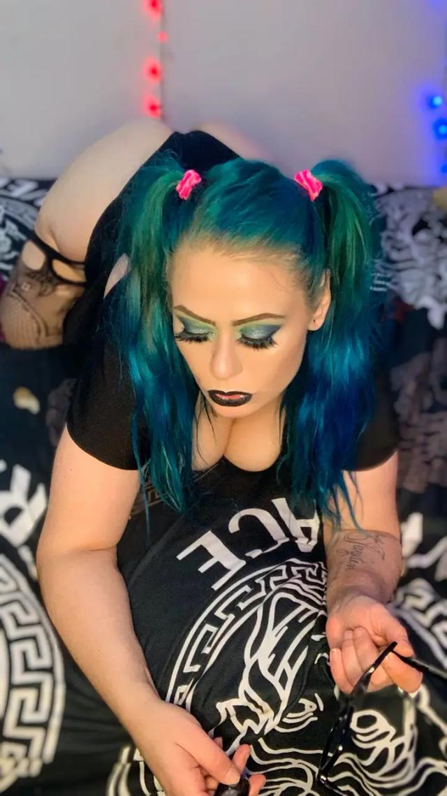 🥀 𝕿𝖍𝖊 𝕳𝖊𝖆𝖉𝖇𝖆𝖓𝖌𝖊𝖗 𝖜𝖍🫧𝖗𝖊 ☠️ 💎🅥🅘🅟ⓅⒶⒼⒺ☠️