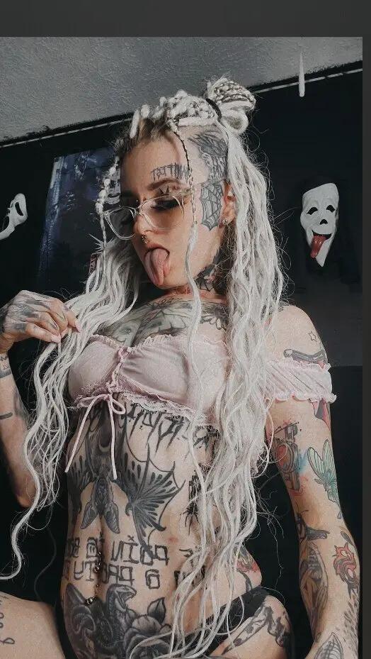 LivingDeadGirl