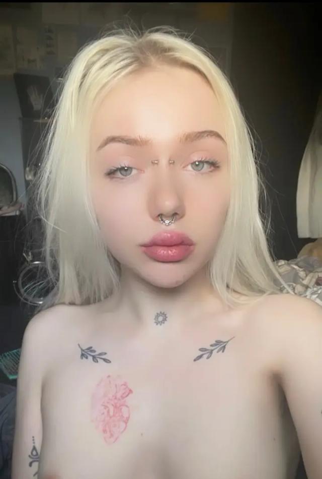 bl0wjob barbie